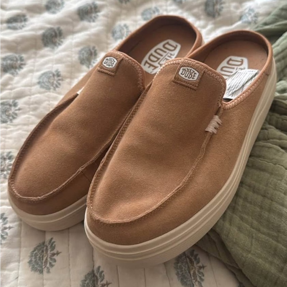 Hey Dude Austin Lift Slip on Summer Shoe – Tan – Size 10 Women